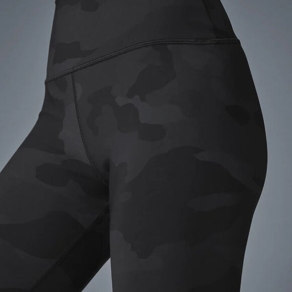 Alo High-Waist Camo Vapor Legging Black Camouflage Small - Picture 3 of 6